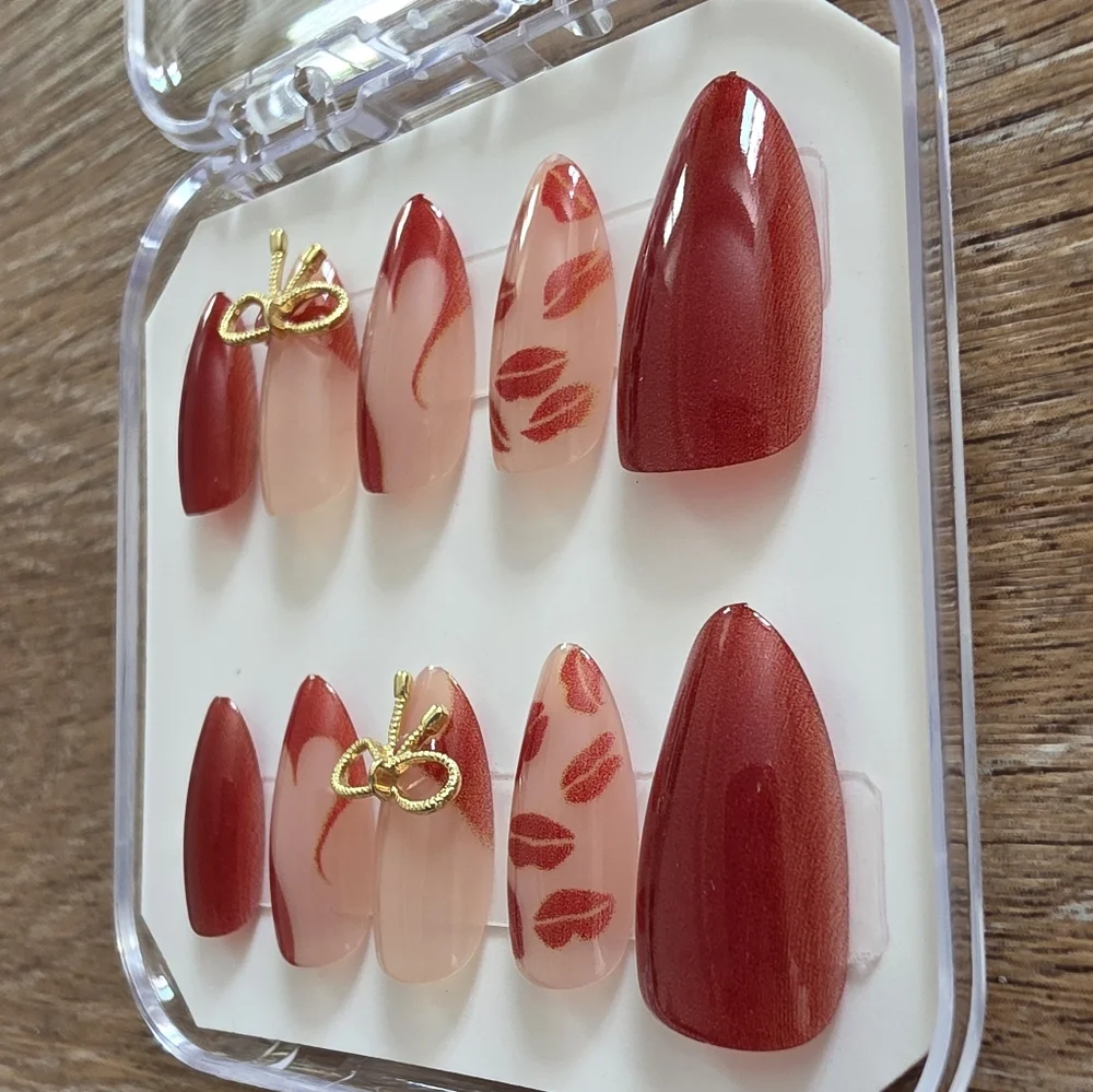Red & Nude Cat Eye Press-On Nails | 3D Gold Bow Accents | Size Medium